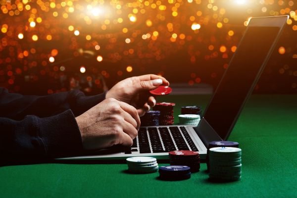 Tampilan aplikasi mobile dengan privasi akun